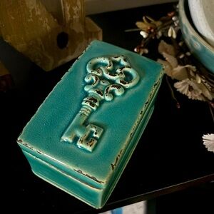 Vintage Ceramic Decorative Trinket Holder